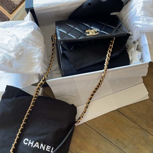 Chanel 21B Mini Flap Bag Blk Lambskin GHW - Picture 2 of 13